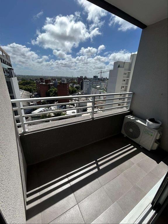 Alquiler apartamento 2 dormitorios en Tres Cruces – Edifici