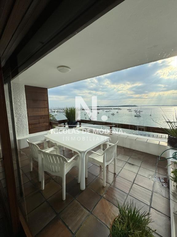 Se vende apartamento en el Puerto- Punta del Este