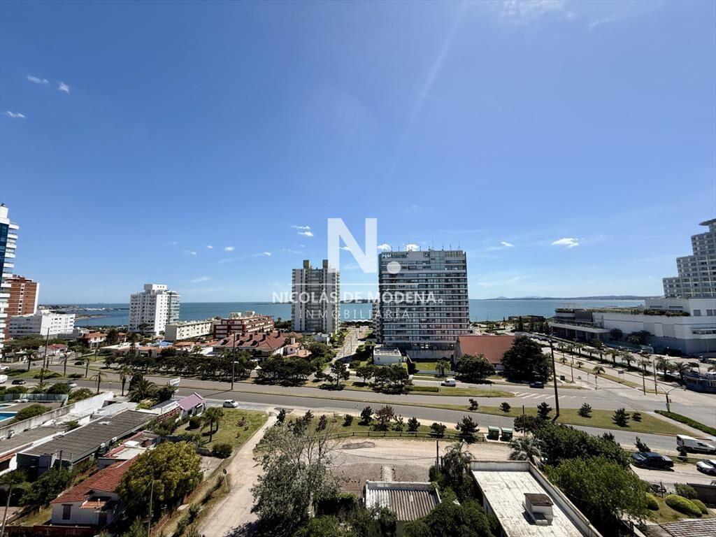En venta apartamento de 2 dormitorios en Playa