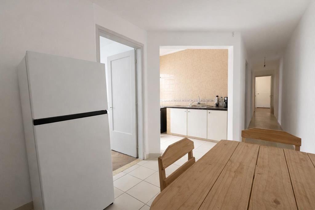 Venta apartamento de dos dormitorios con patio. Tres Cruce