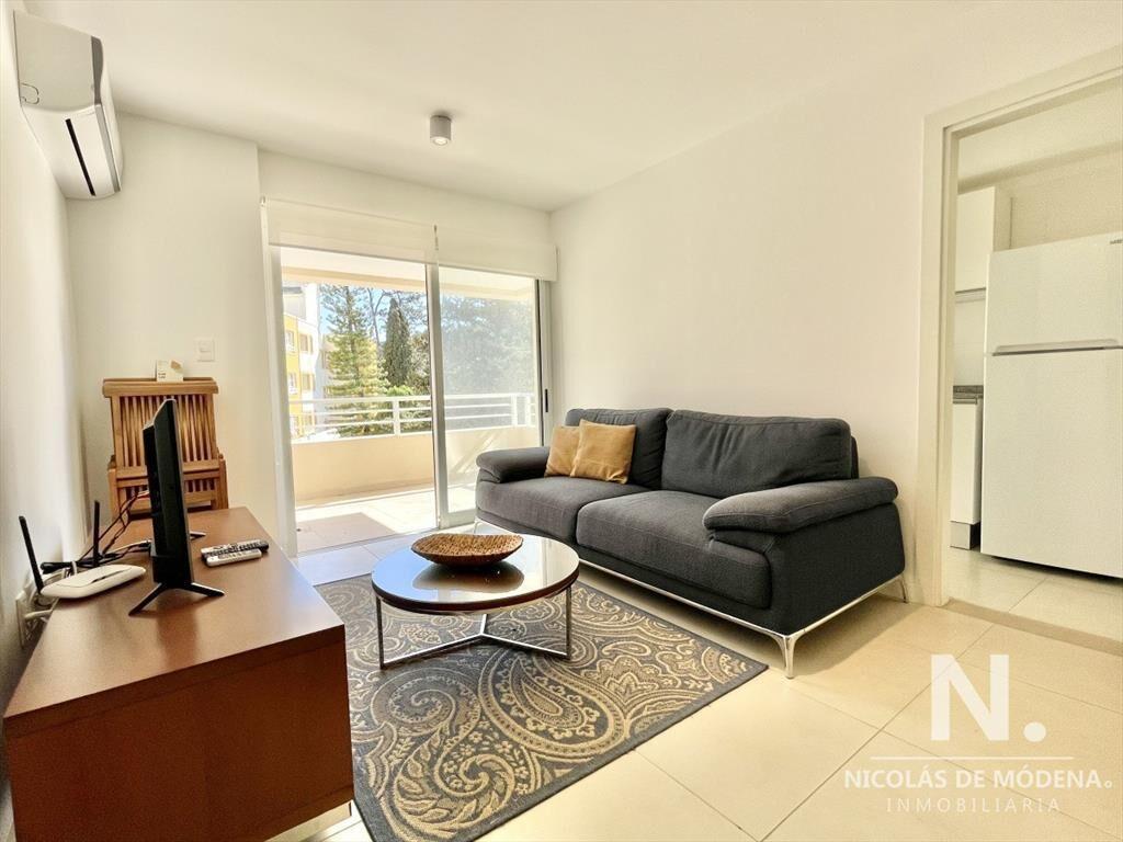 Playa Mansa Punta del Este Apartamento con Parrillero