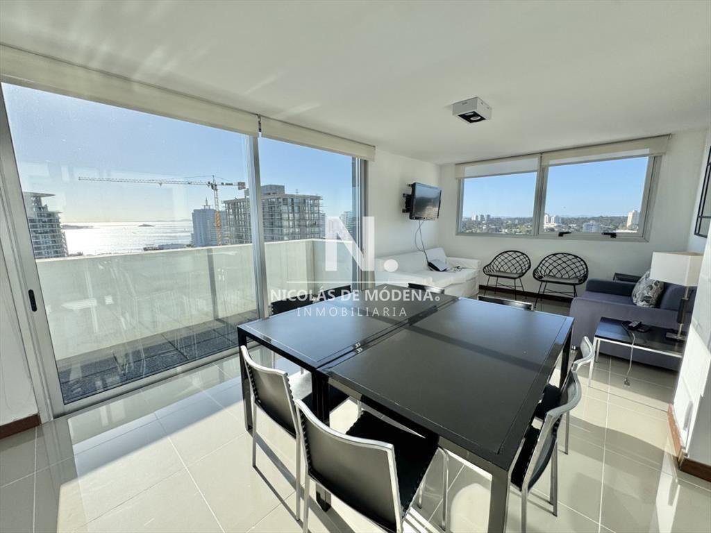 Penthouse de 3 dormitorios en suite a metros del