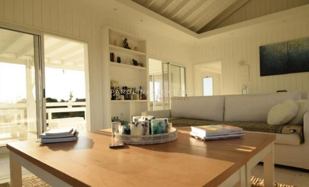 Casa en Venta de 3 Dormitorios en La Juanita,
