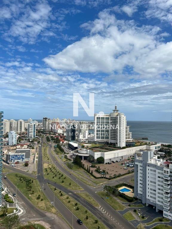 Hermoso apartamento con excelente vista!