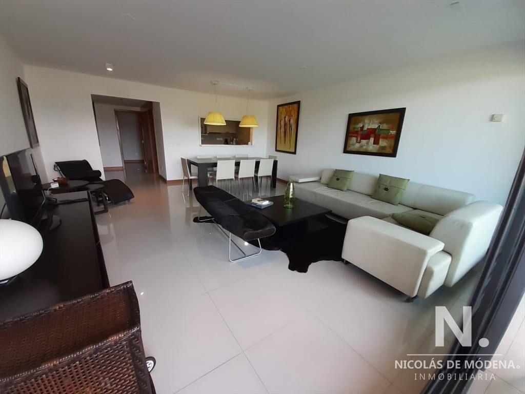 Apartamento de 3 dormitorios. Playa Brava. Rincón del indi