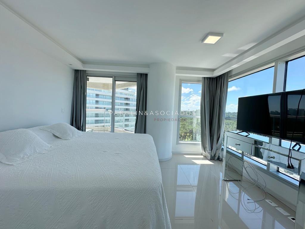 Apartamento en venta de 3 dormitorios en torre