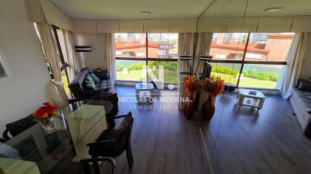 Apartamento 1 dormitorio en Torre Cristal ,  Punta del Este