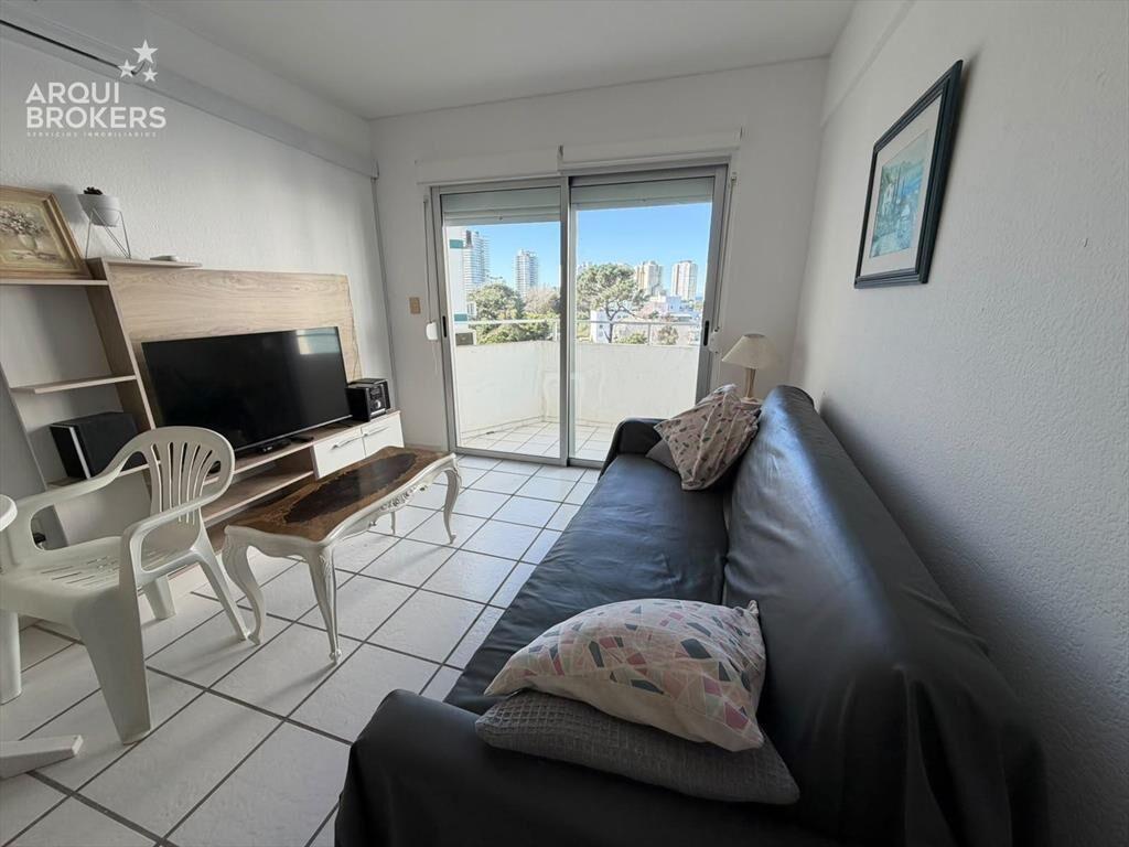 Apartamento de 2 dormitorios con garaje en Chesterfield Tow