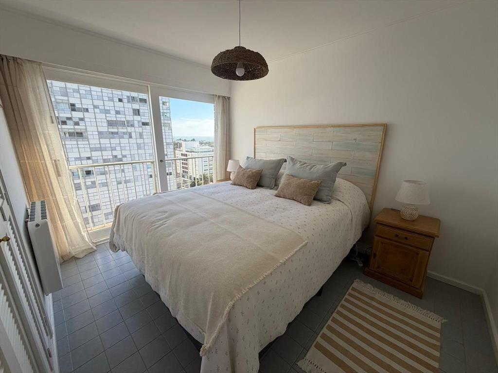 Alquiler anual 2 dormitorios Península Punta del Este