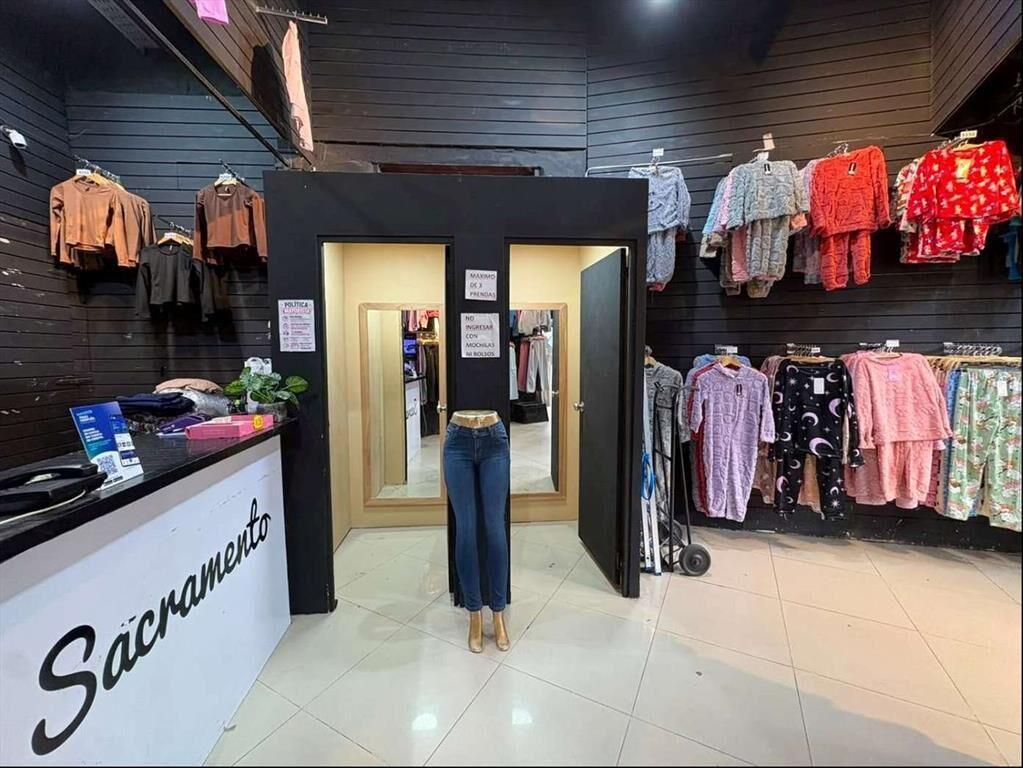 ALQUILER Local comercial de 250m2 sobre Arenal Grande