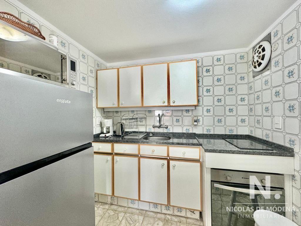 Apartamento reciclado de un dormitorio y medio en Penínsul