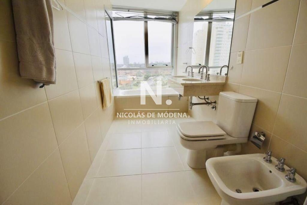 Venta apartamento de 3 dormitorios en playa mansa