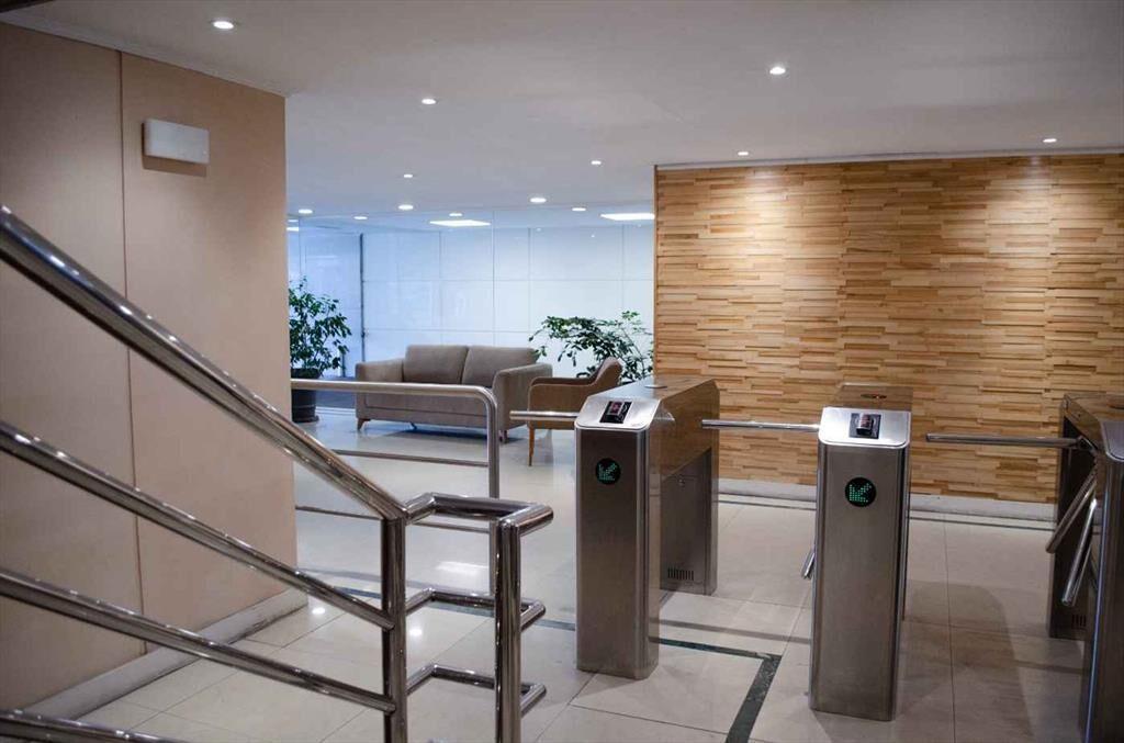 ALQUILER OFICINA CENTRO PLAZA CAGANCHA