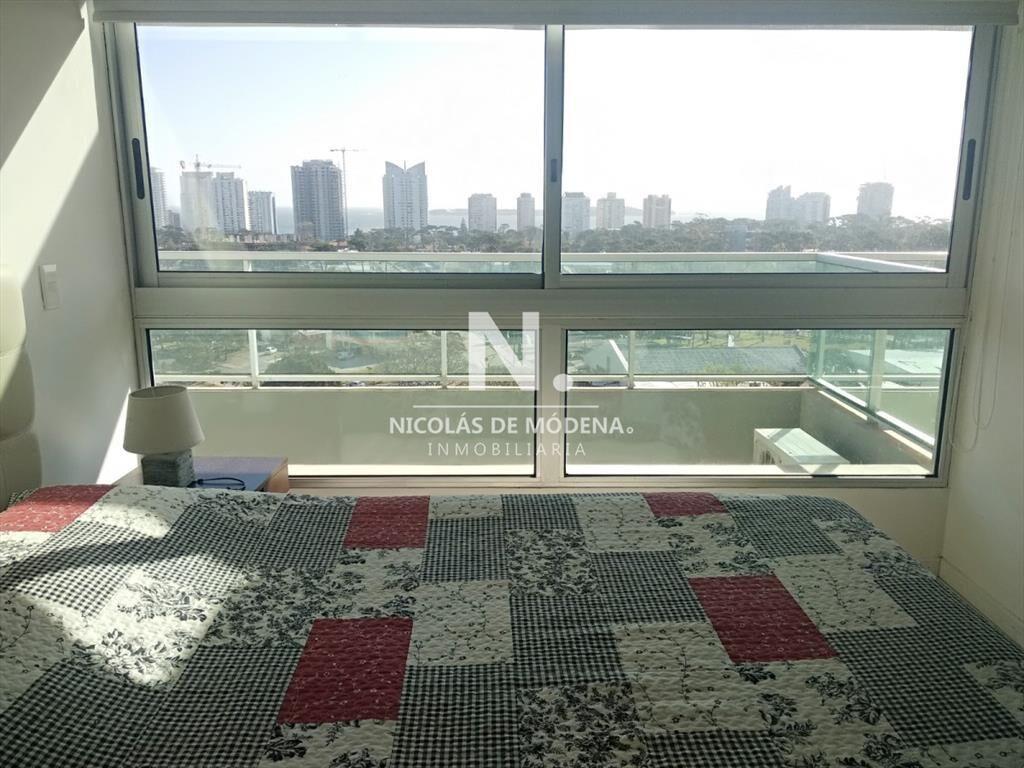 Excelente apartamento ubicado en Av. Roosevelt y