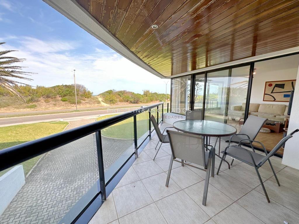 Apartamento en venta en primera linea de brava de
