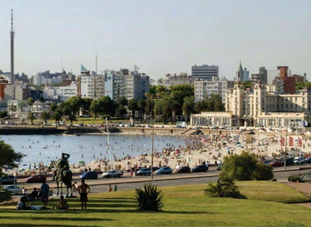 Venta apartamento monoambiente con terraza Parque Rodó New