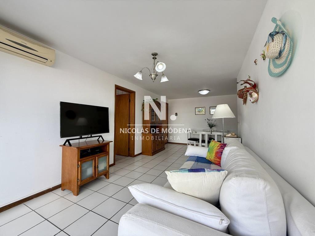 Apartamento en venta en Edificio Cap Bretón  Av.