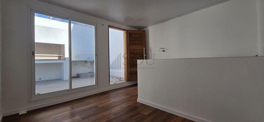 VENTA APARTAMENTO 3 DORMITORIOS Y PARRILLERO CON RENTA CORD