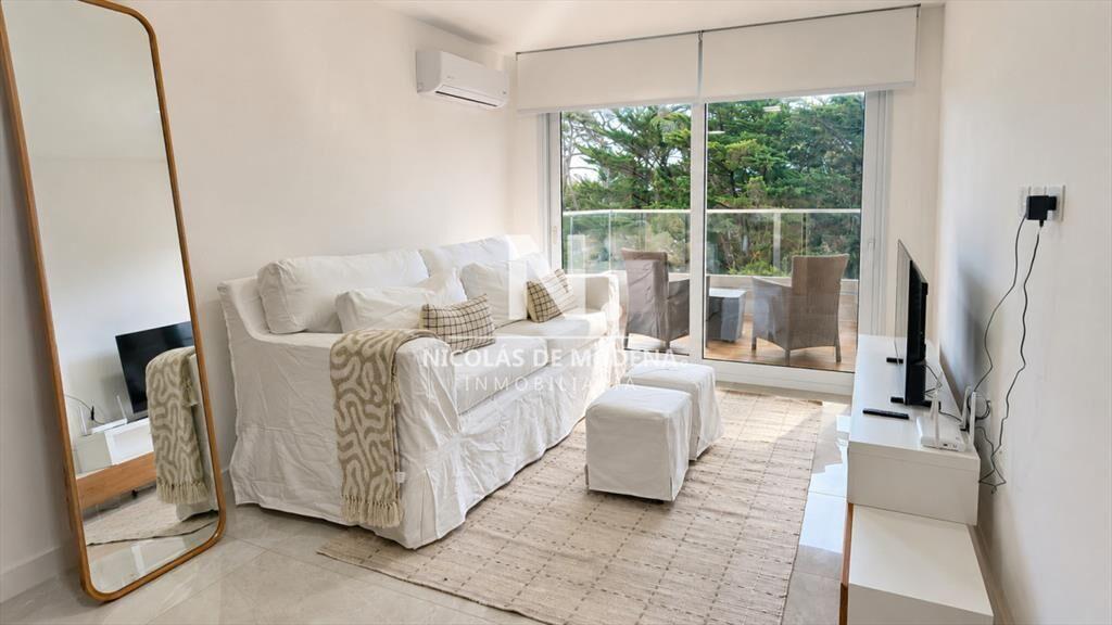 Apartamento de 1 dormitorio en venta, con vista a