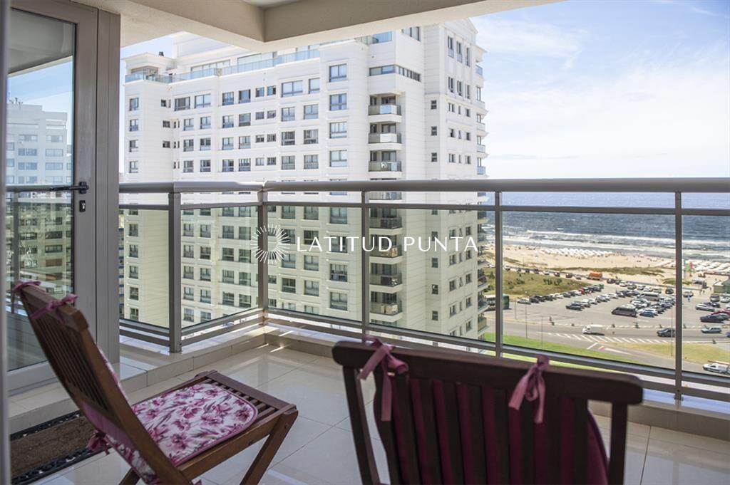 Apartamento en Imperiale, 3 dormitorios en suite.
