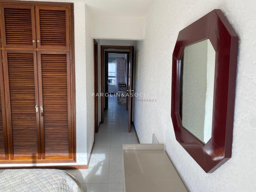 Vende Apartamento de 3 dormitorios en Brava,
