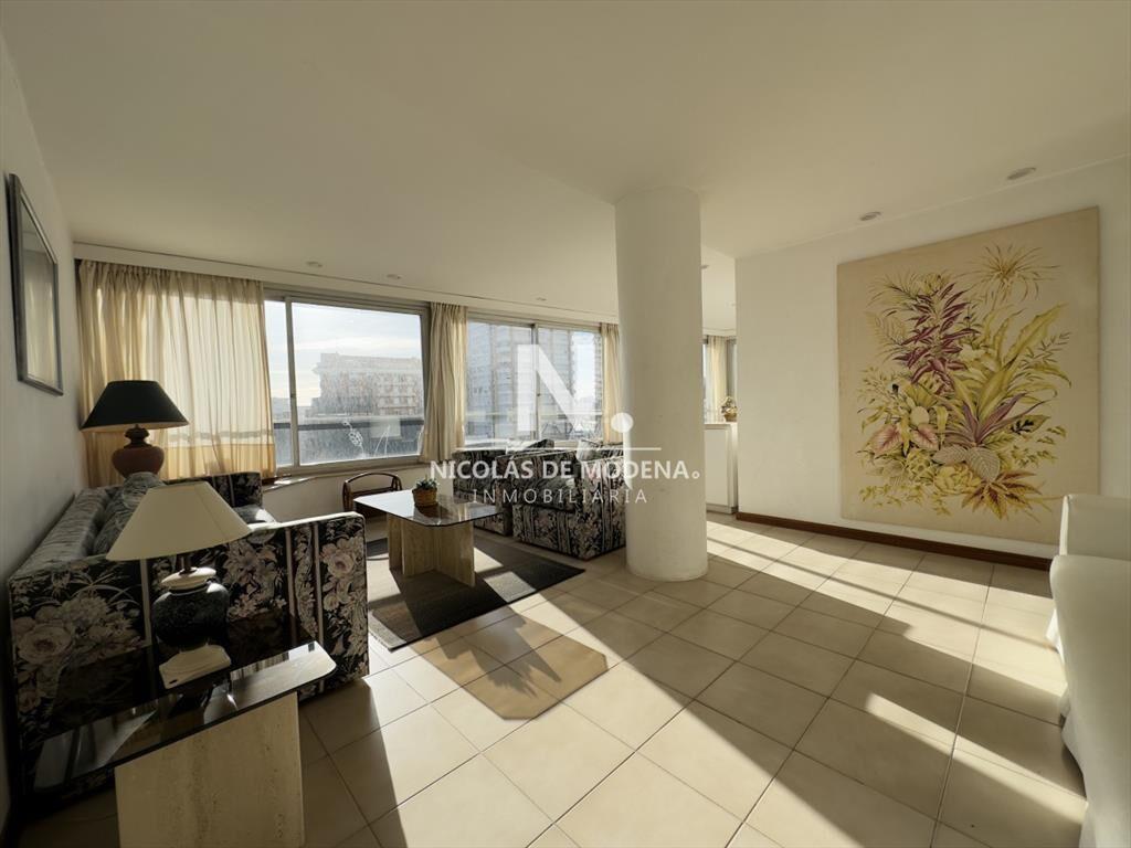 Departamento de 2 dormitorios en venta en - Punta