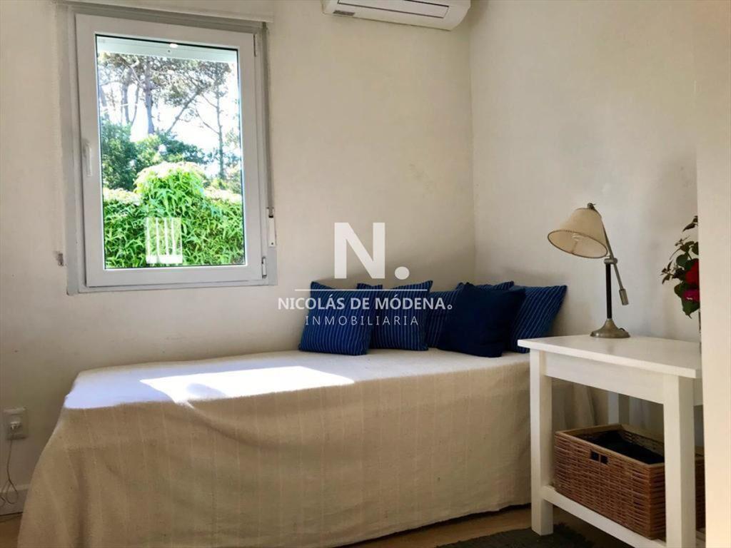 Excelente casa de 4 dormitorios en Montoya