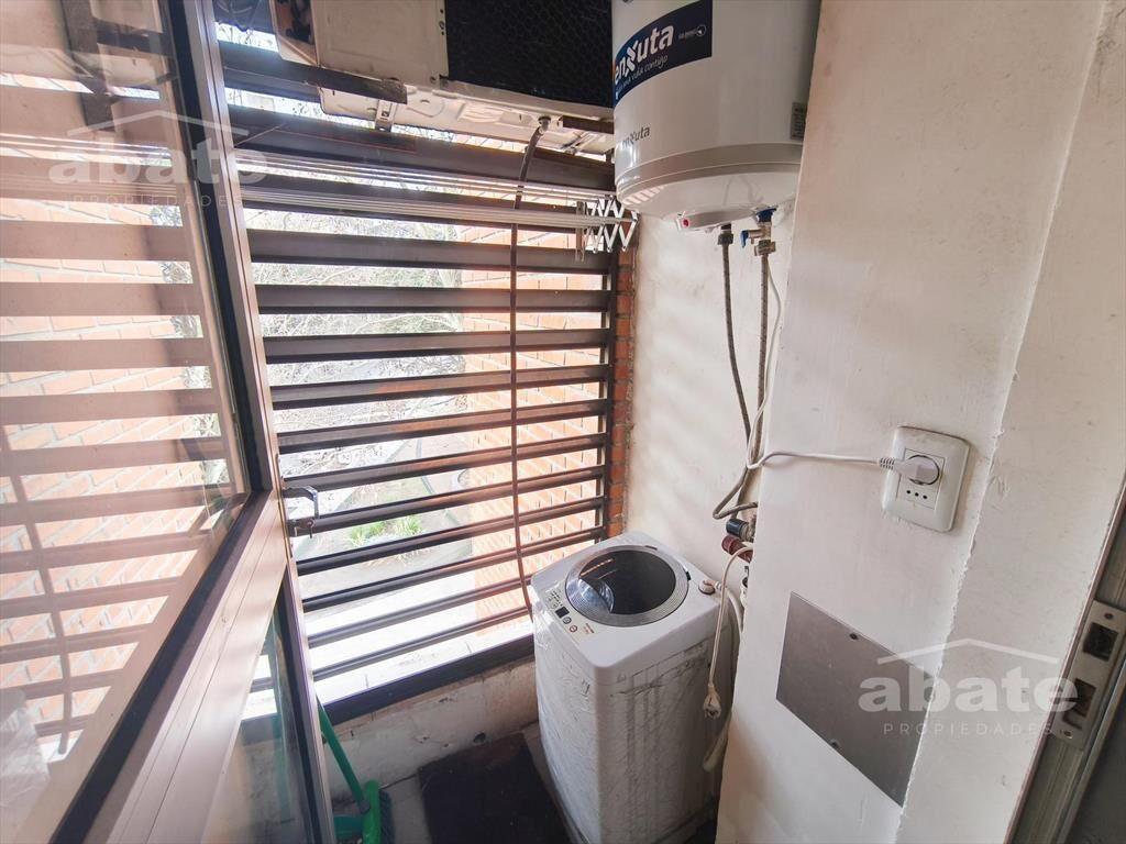 Alquiler Apartamento 2 dormitorios y Garage en Parque Rodó.