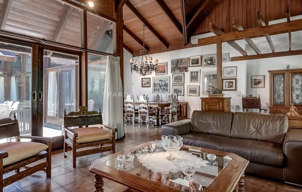 Venta de Casa en playa Mansa de 4 dormitorios
