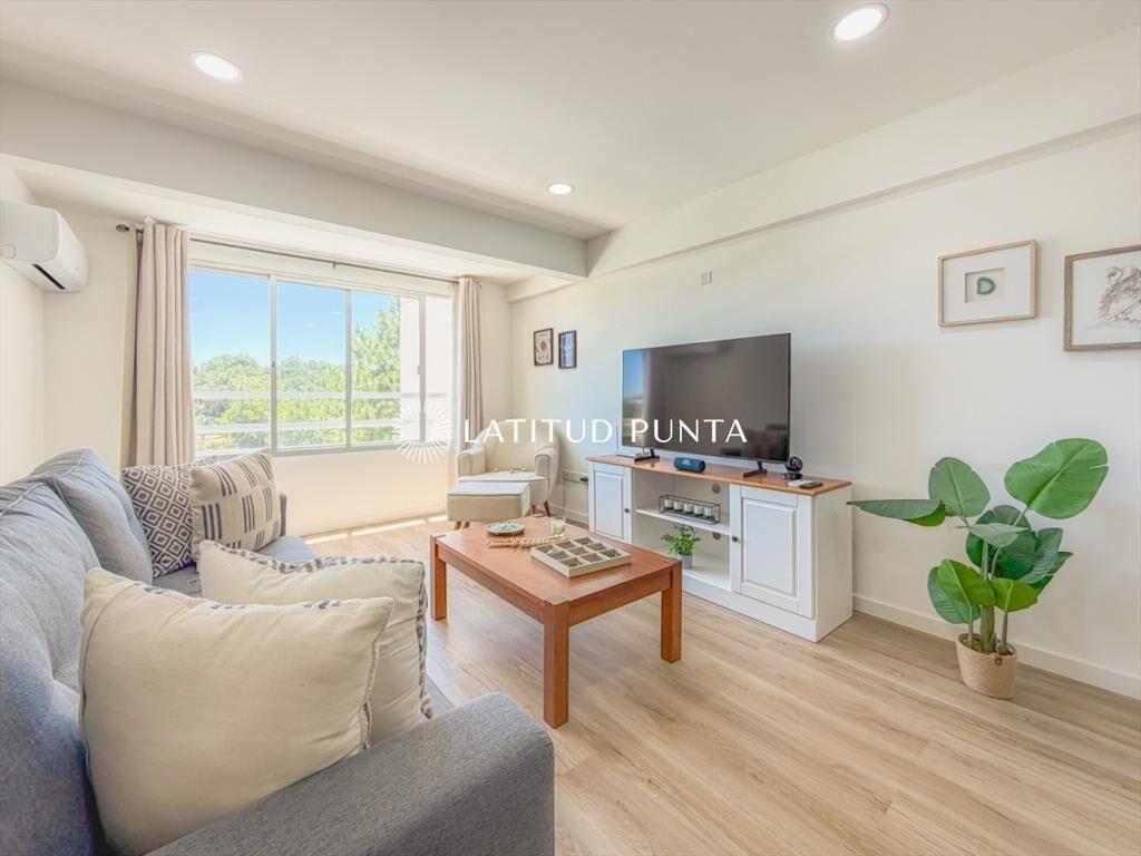 Apartamento en Pinares, 1 dormitorio y piscina