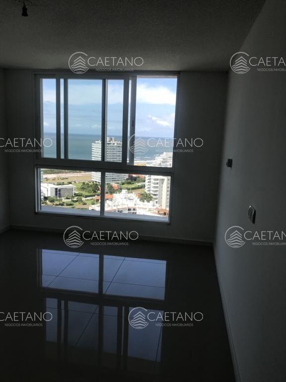 Apartamento en Torre One II. Al frente. unidad de