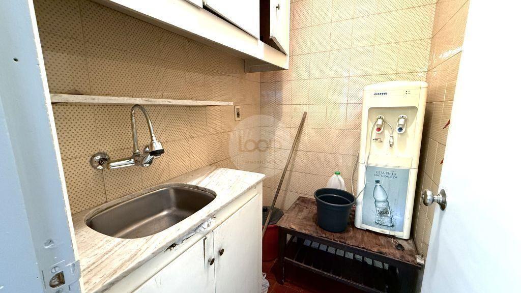 VENTA OFICINA EN CIUDAD VIEJA!!