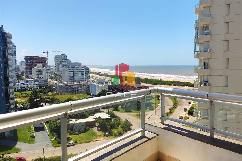 Excelente apartamento con vistas a playa brava!