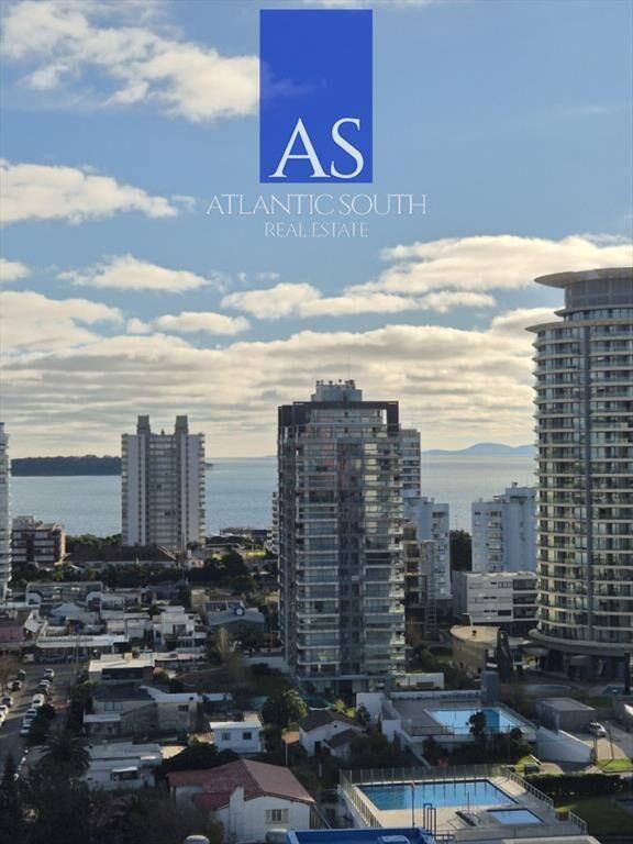 Apartamento de 2 dormitorios piso alto en Torre