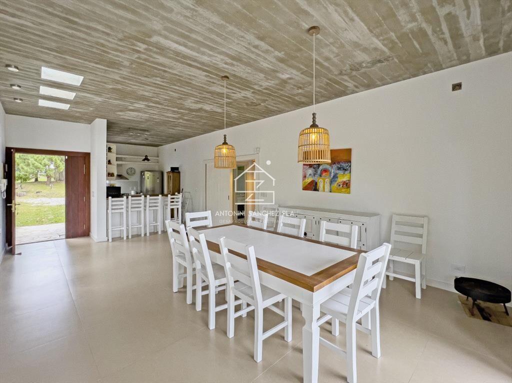 Casa en venta de dos dormitorios en Altos de Montoya
