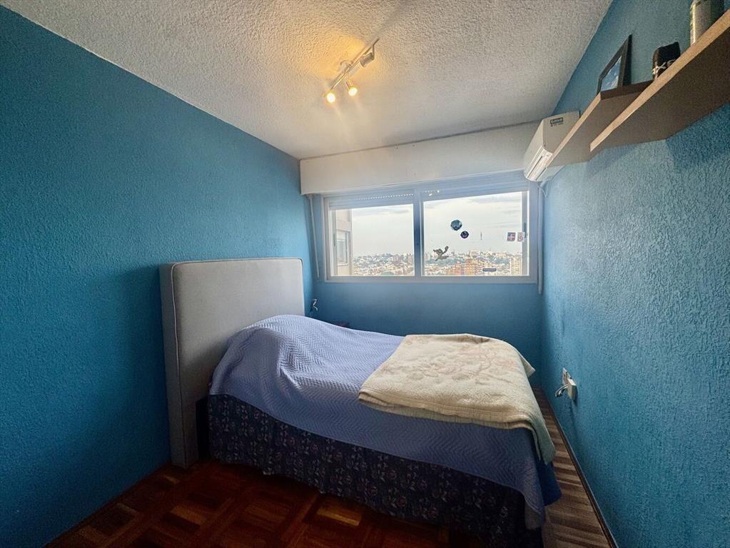 DUPLEX, PISO ALTO, EXCELENTE UBICACION.