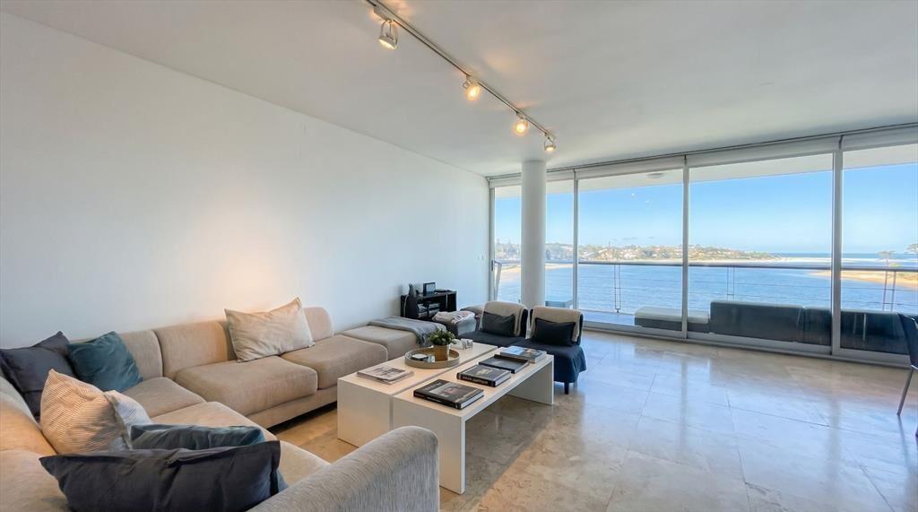 Venta de apartamento en La Barra frente al mar