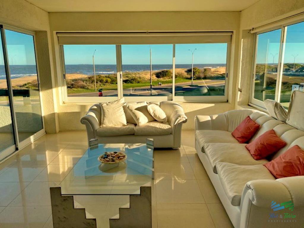 Apartamento de 3 dormitorios con vista al mar del