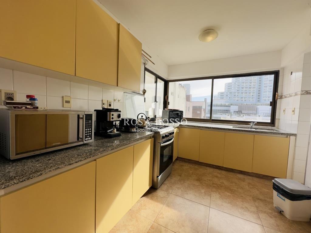 Apartamento en venta, 3 dormitorios, vista al