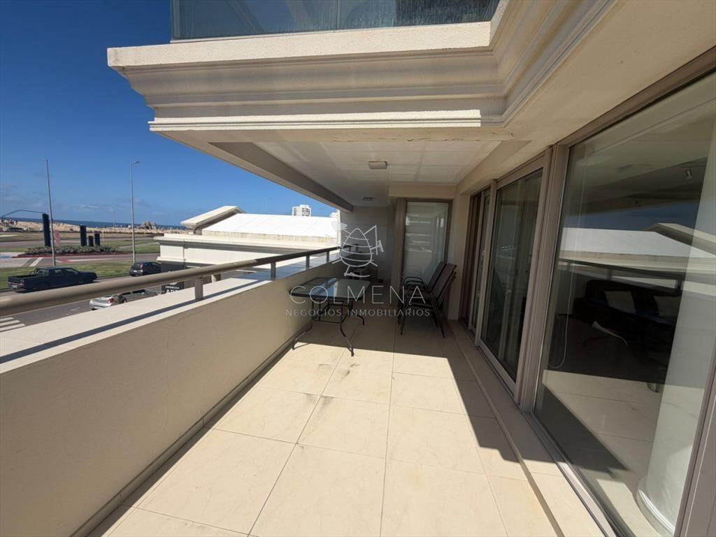 Apartamento en venta de 4 dormitorios en Punta del este , I