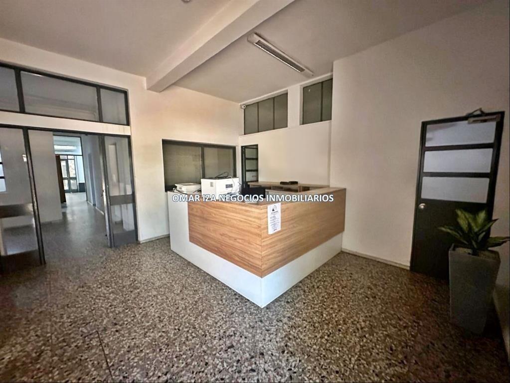Venta local industrial Sayago, galpón deposito con oficinas