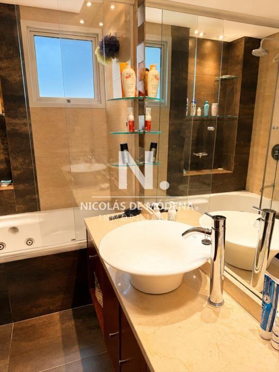 En venta apartamento de 3 dormitorios en suite en