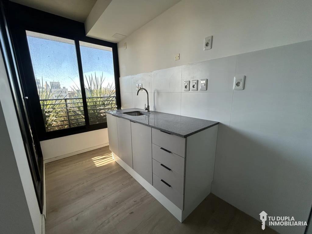 Venta 3 Dormitorios, 2 Baños Piso Alto A En