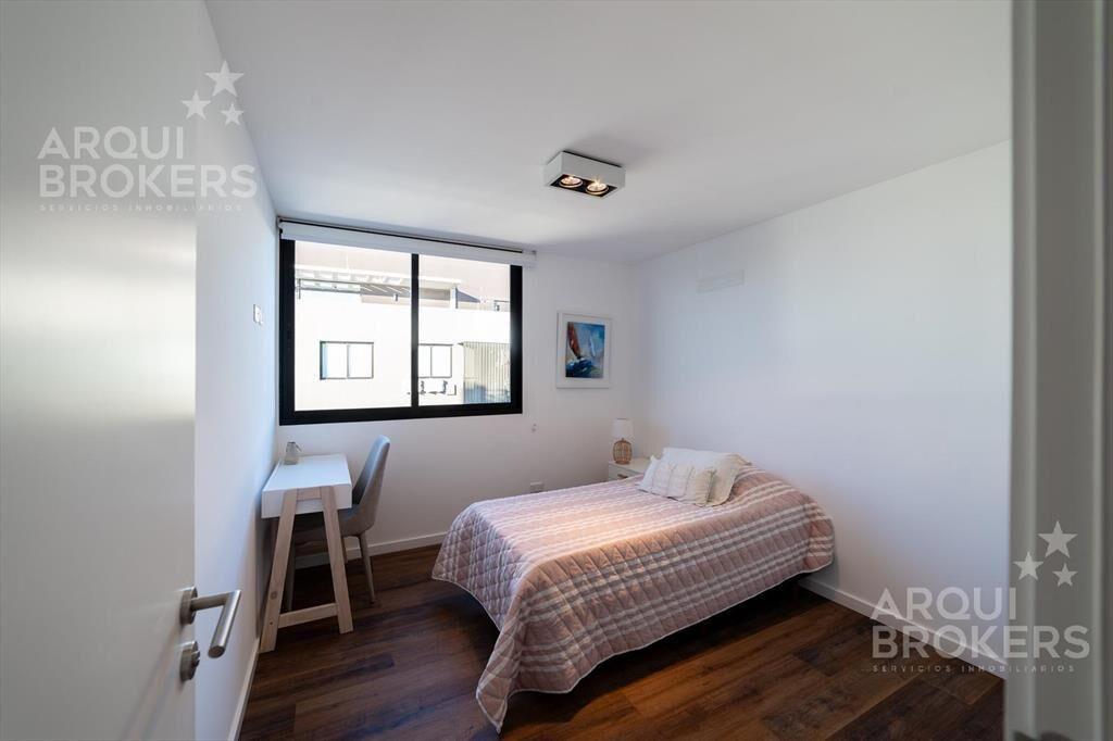 Apartamento de dos dormitorios en venta en Parque Carrasco