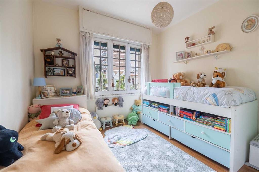 VENTA CASA POCITOS 4 DORM CON JARDIN BARBACOA GGE