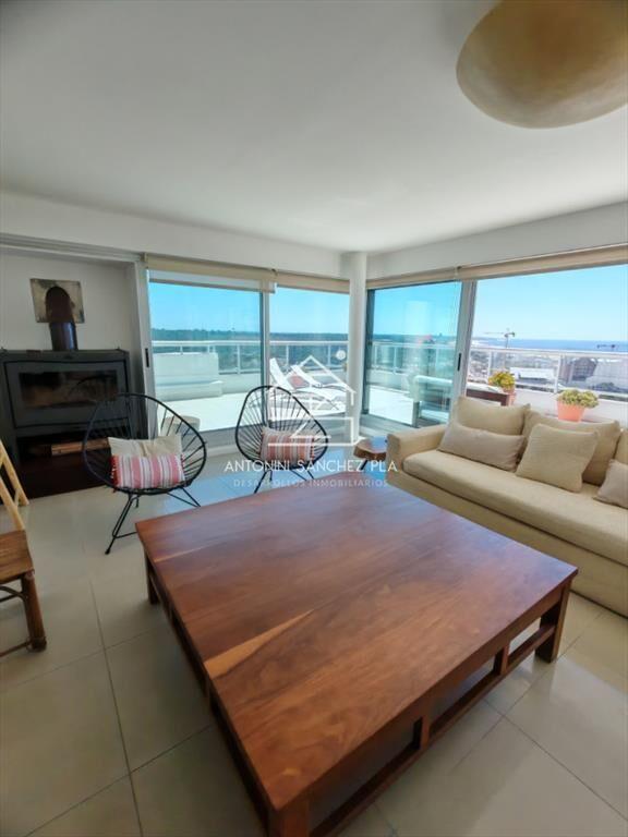 Venta Apartamento de 4 dormitorios Punta del Este