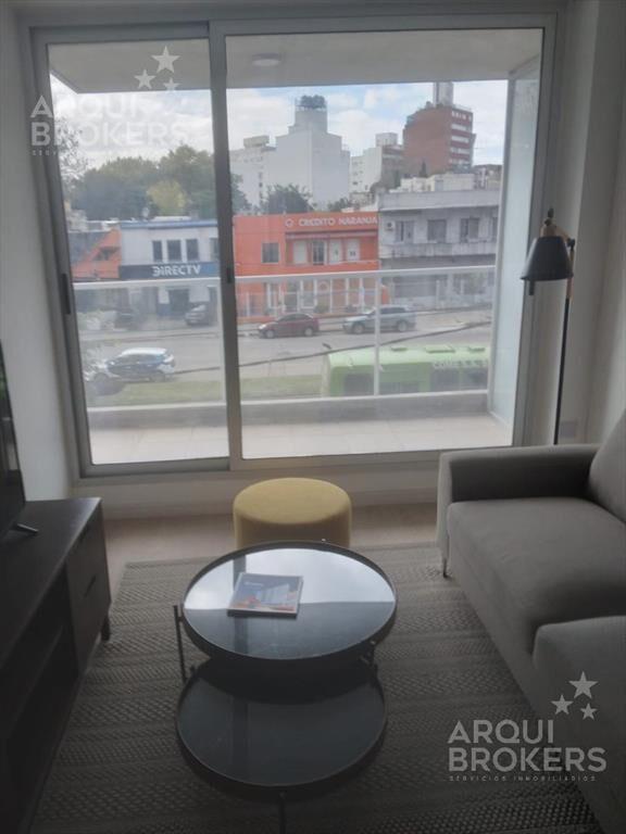 Apartamento de 2 dormitorios en venta en  Tres Cruces