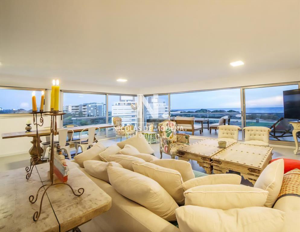 En venta en zona playera, apartamento de 3 en del