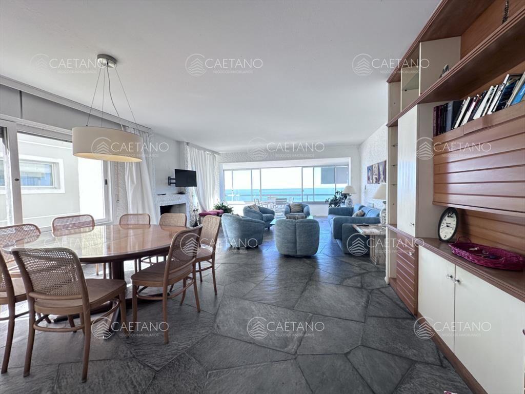 En venta y alquiler, apartamento en primera