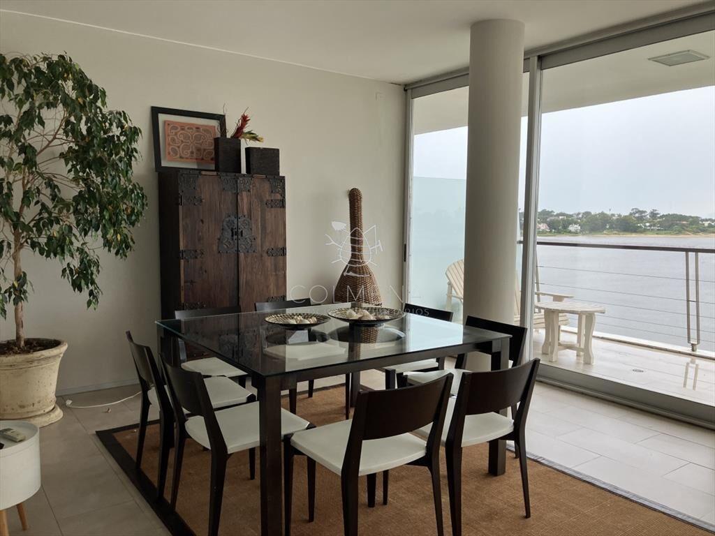 Apartamento en La Barra 3 dormitorios con balcón